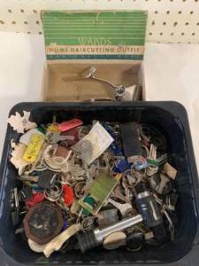 lot 77 image: Wards Home Hair Cutting Unit & Box of Keys