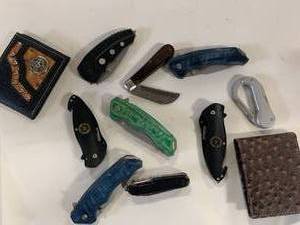 lot 104 image: Knives & Wallets Lot