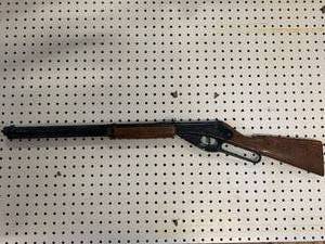 lot 116 image: Vintage Daisy BB Gun Model 111