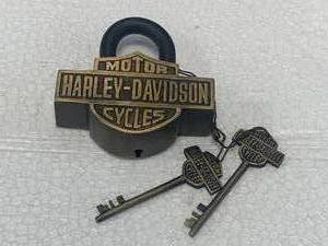 lot 29 image: Harley-Davidson Lock with 2 Keys