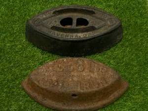 lot 84 image: Lot of 2 Antique Irons