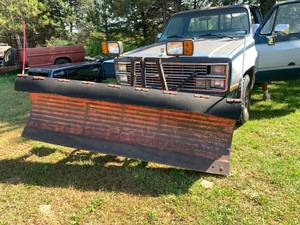 lot 4 image: Snow Plow Truck