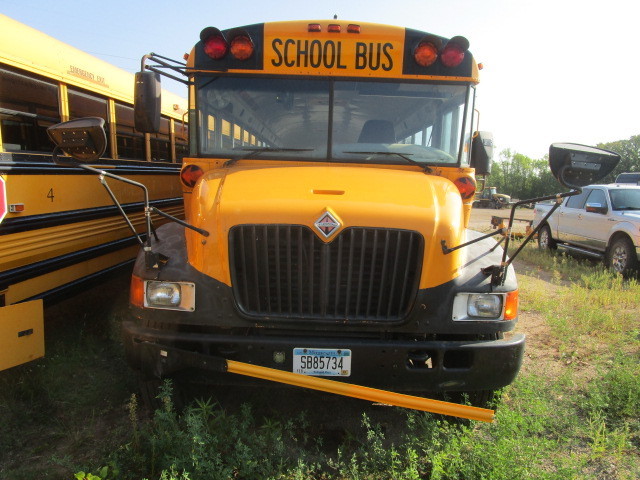 77 PASSENGER DIESEL SCHOOL BUS WITH AIR BRAKES