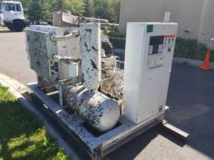 lot 513 image: Gardner Denver Air Compressor