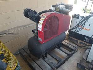 lot 517 image: North Star Air Compressor, Gas