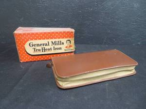 lot 81 image: 1960S MENS TRAVEL GROOMING CASE- GENERAL MILLS IRON IN ORIGINAL BOX