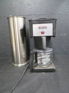 lot 93 image: BUNN COFFEE MAKER AND TOILET PAPER HOLDER