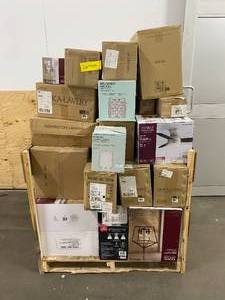 lot 77 image: Crate Full of Various Lighting Items