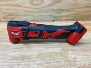 lot 101 image: MILWAUKEE M18 18-Volt Lithium-Ion Cordless Oscillating Multi-Tool (Tool-Only)