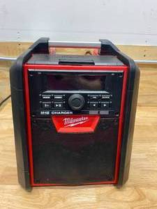 lot 112 image: MILWAUKEE M18 Lithium-Ion Cordless Jobsite RadioCharger (Tool Only)