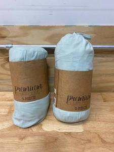 lot 118 image: Lot of 2- Premium Duvet Cover Sets