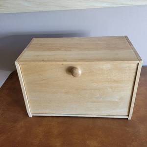 lot 19 image: 15.5 x 19 x 9.25 Wooden Breadbox