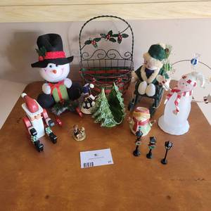 lot 21 image: Christmas Collection