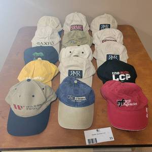 lot 23 image: 15 Assorted Vintage Hats