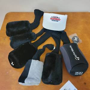 lot 42 image: Golf Accesories