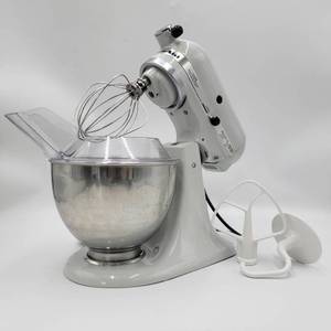 lot 02 image: KitchenAid K45SS 250-Watt 4-12-Quart Stand Mixer