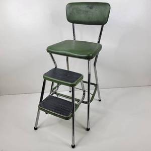 lot 06 image: Vintage Avocado Green Cosco Kitchen Step Stool