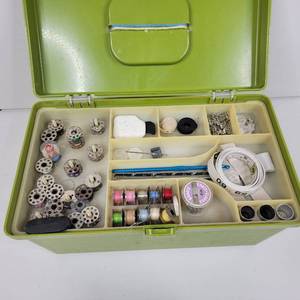 lot 20 image: Vintage Sewing and Crochet Kit in Vintage Box