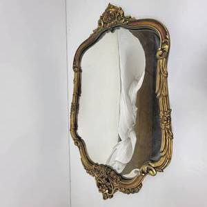 lot 27 image: Beautiful Vintage Mirror in Gold Baroque Frame