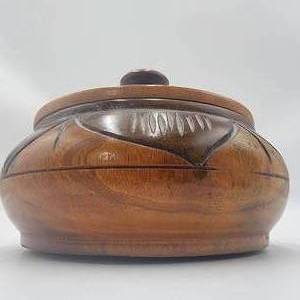 lot 78 image: Rare Vintage Hand-Carved Bowl With Top