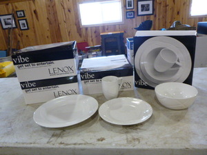 lot 17 image: NEW 4 Lenox Vibe Place Settings