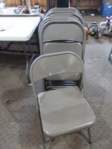 lot 35 image: 9 Metal Folding Chairs