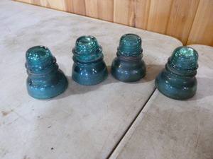 lot 50 image: 17 Vintage Insulators