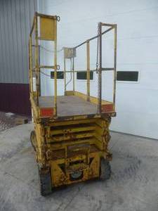 lot 1 image: Flying Tiger Scissor Lift