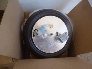lot 39 image: Q Light Fixture