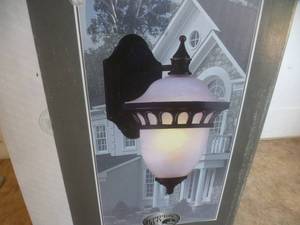 lot 48 image: Wall Lantern