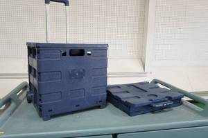 Plastic tote