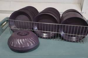 Food serving trays