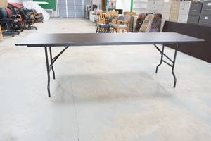 Folding table