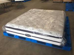 lot 6 image: Brand New Simmons BeautyRest Elite Hayworth Lane Plush California King Mattress