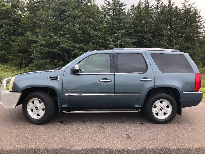 lot 3 image: 2008 Cadillac Escalade Luxury