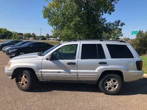 lot 8 image: 2002 Jeep Grand Cherokee Special Edition - Very Clean Body