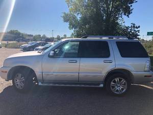 lot 6 image: 2006 Mercury Mountaineer Premier - AWD - LOADED