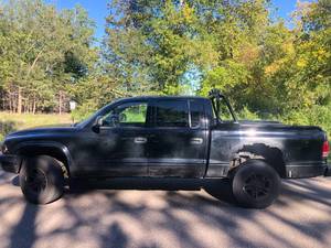 lot 5 image: 2002 Dodge Dakota Quad Cab Sport - 4x4