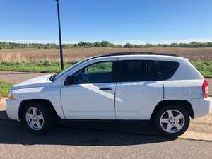 lot 9 image: 2009 Jeep Compass Sport - 4x4