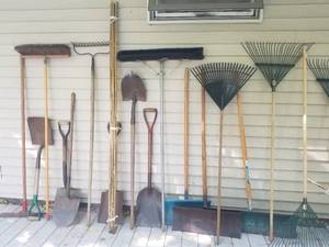 lot 110 image: Yard Warrior Outdoor Tool Set