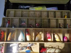 lot 96 image: Great Vintage Fishing Tackle Collection