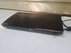 lot 70 image: Sony Blu-Ray Disc Player BDP-S390
