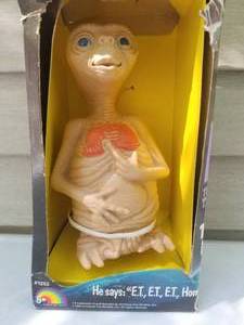 lot 84 image: Vintage E.T. The Extra Terrestrial Talking Figure Toy by LJN - #1253