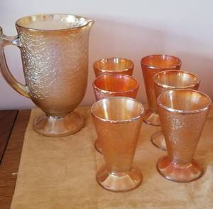 lot 137 image: Vintage Amber Marigold Carnival Glass Collection