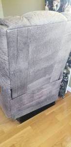 lot 4 image: La-Z-Boy Gray Leatherette Rattan Recliner Chair