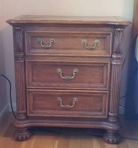lot 17 image: Hooker Nightstand Pair