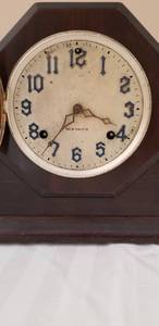 lot 135 image: Antique New Haven Mantle Clock