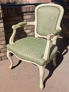 lot 108 image: Antique French-Style bedroom Chair