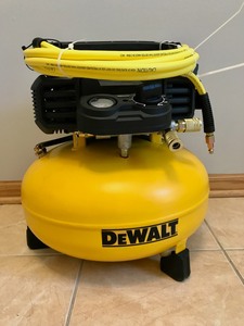 Dewalt - 6 Gallon 165 PSI Electric Pancake Air Compressor
