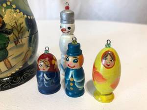 Russian Nesting Doll with 7 ornaments